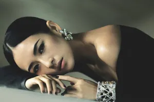 Chương Tử Di buồn vì có bạn trên chuyến bay MH370