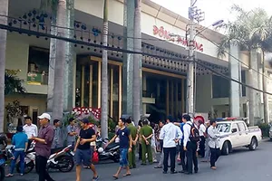 Bảo vệ nhà hàng Đông Phương đánh khách