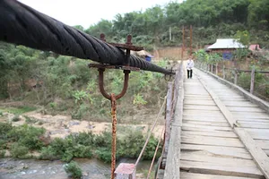 Thanh Hóa: Hàng loạt cầu treo xuống cấp nghiêm trọng