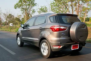 Thử xe EcoSport “rinh” luôn xe
