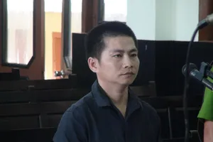 Nhậu say về làm chuyện người lớn với cháu ruột