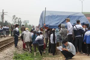 Cán bộ địa chính xã bị tàu hỏa tông chết