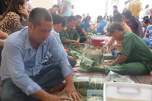 Hội thi gói bánh chưng dịp Lễ Giỗ tổ Hùng Vương