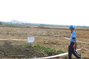 Vẫn chưa di dời quả bom nguy hiểm trong khu dân cư