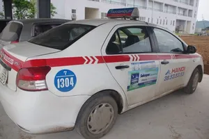 Tài xế taxi bỏ xe tháo chạy khi chở phải cướp