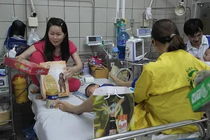 “Không có chuyện thu hồi quà của Bộ trưởng Y tế“