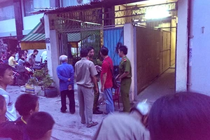 Người đàn ông bán vé số chết trong tư thế treo cổ tại phòng trọ