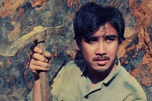 Quá khứ cơ cực lận đận của MC Quyền Linh