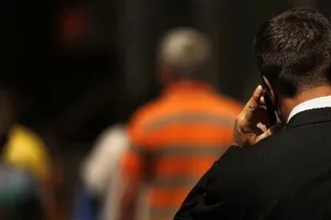 Sử dụng điện thoại nhiều, tăng nguy cơ ung thư não