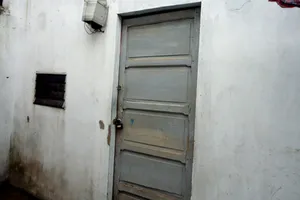 Khởi tố hung thủ sát hại bạn gái trong phòng trọ