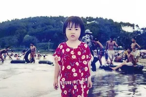 Ảnh thơ ấu điệu đà của mỹ nhân Việt