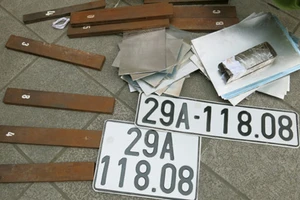 Ổ sản xuất biển giả núp bóng tiệm sửa xe máy