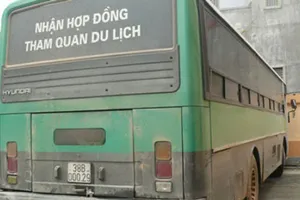 Tháo ruột xe khách lập “sòng” bạc di dộng, lãnh 18 tháng tù