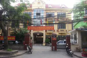 Thượng sĩ công an vác gạch đuổi đánh tài xế taxi