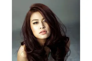 Sự thật cuộc sống xa hoa, bạc tỷ của Hoàng Thùy Linh