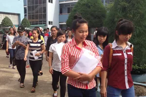 Thí sinh nhận xét đề thi Cao đẳng “dễ thở”