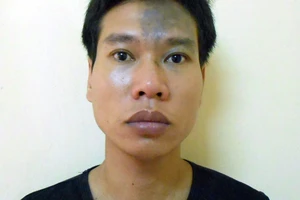 Cãi nhau, mua 5 lít xăng về đốt nhà hàng xóm