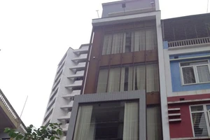 Chàng trai nhảy lầu, cô gái bị đâm chết trong tiệm Internet