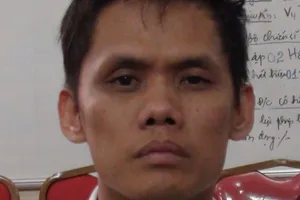 Đe dọa, ép nữ sinh quan hệ tình dục nhiều lần để trừ... tiền "ảo"