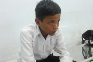 Một học sinh nghi bị đánh bất tỉnh, bỏ ở bãi rác?