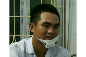 Dùng dao phóng lợn chém cảnh sát giao thông