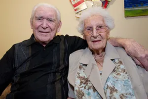 Cảm động vợ chồng cùng qua đời trong lần kỷ niệm 76 năm ngày cưới