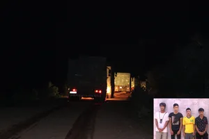 Né trạm cân, hàng loạt xe tải bị… trai làng làm luật
