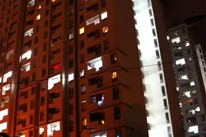 Bé năm tuổi tử vong vì rơi từ tầng 15 chung cư