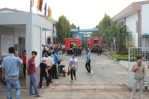 Mới vào ca, cả ngàn công nhân chạy tán loạn vì cháy