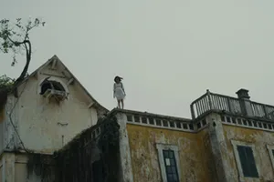 “Đập cánh giữa không trung” gây sốc với nhiều cảnh nóng