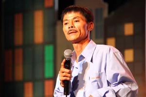 Người đàn ông nghèo bắt 500 tên cướp