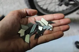 "Đinh tặc" lại rải đinh... đón người dân trở về sau lễ