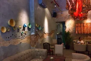 Các quán cà phê ở Việt Nam được khách Tây rỉ tai nhau