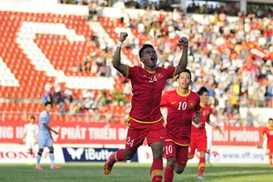 Công Vinh nổ súng, ĐTVN thắng nhẹ Hong Kong