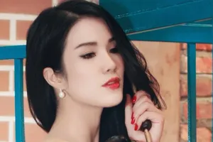 'Chân dài' Diệp Lâm Anh giằng co với cướp 