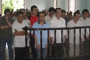 Hám lợi cò nhà đất sập bẫy đại gia 'rỏm'