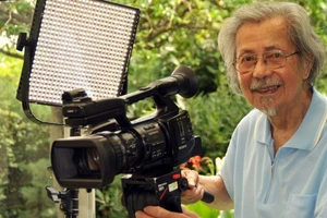  Hai thế giới và ông đạo diễn 95 tuổi