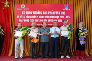 'Rừng cổ tích' và 'Dòng sông chối từ' đoạt giải nhất