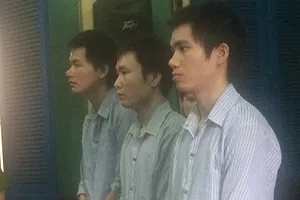 Làm giả vé số trúng để lừa tiền tỉ, lãnh án 16 năm tù