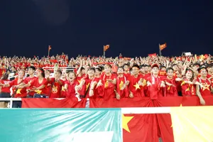 Vé chợ đen trận chung kết giảm xuống còn 2 triệu đồng/cặp