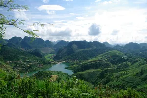 Đèo Pha Đin huyền ảo trong mây ngàn