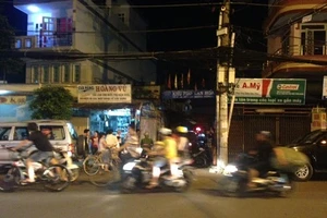 Một phóng viên bị cướp giật laptop trên tay khi đang tác nghiệp