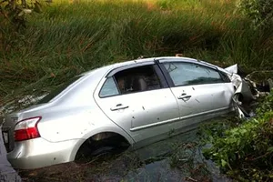 Vụ 4 người chết ngạt: Truy tìm tài xế thấy tai nạn nhưng không cứu người