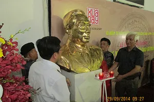 Lễ tặng tượng đồng cố Thủ tướng Võ Văn Kiệt và cố GS Trần Văn Giàu