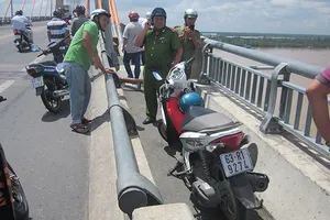 Thiếu nữ nhảy cầu Rạch Miễu tự vẫn