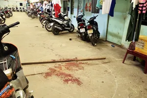 Hai anh em sinh viên bị đâm gục trong dãy trọ