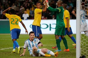 Messi gây thất vọng, Argentina thua thảm trước Brazil