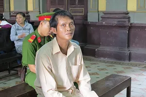 Giảm án cho bảo vệ đánh cha của trộm chấn thương sọ não