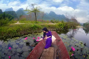 Suối Yến mùa nước nở hoa