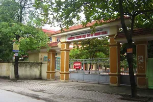 Nam sinh lớp 8 bị đâm gục tại lớp